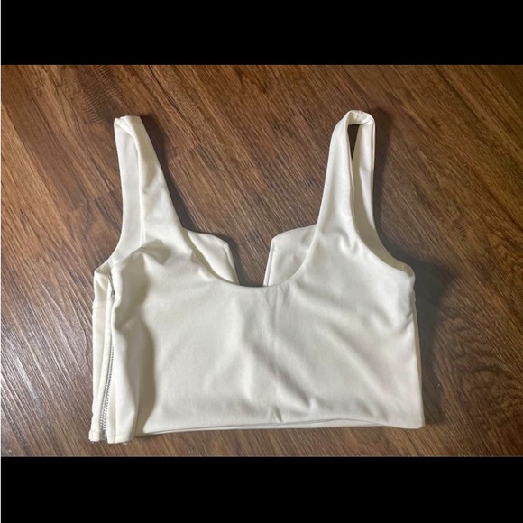 Cute white crop with zipper - Picture 2 of 3